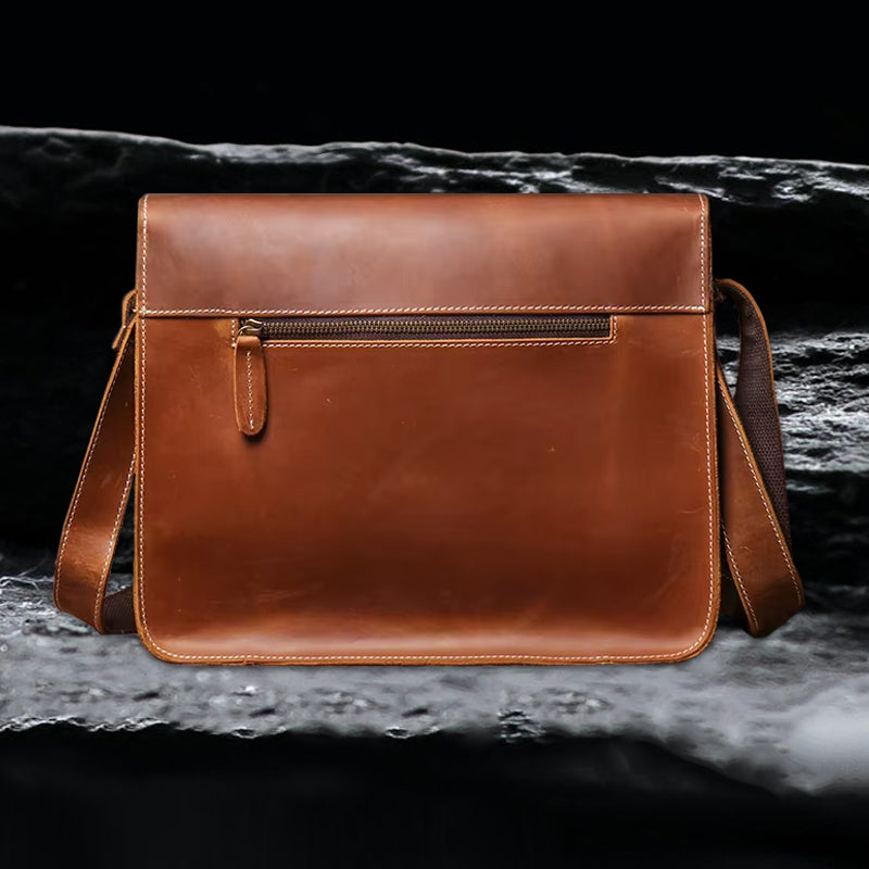 Echtleder Tasche Herren aus Rindsleder – Rückansicht mit Schulterriemen