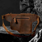 Echtleder Umhängetasche Herren aus Rindsleder – Rückansicht mit Reissverschlussfach