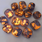 Leuchtende Yooperlite Flammensteine funkeln im UV-Licht | Glühende Lava-Steine mit fluoreszierender Energie | NORDSKULLS