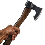 Nordaxt BLODOX – Detailaufnahme der Axt im rustikalen Wikinger-Stil mit weissem Hintergrund