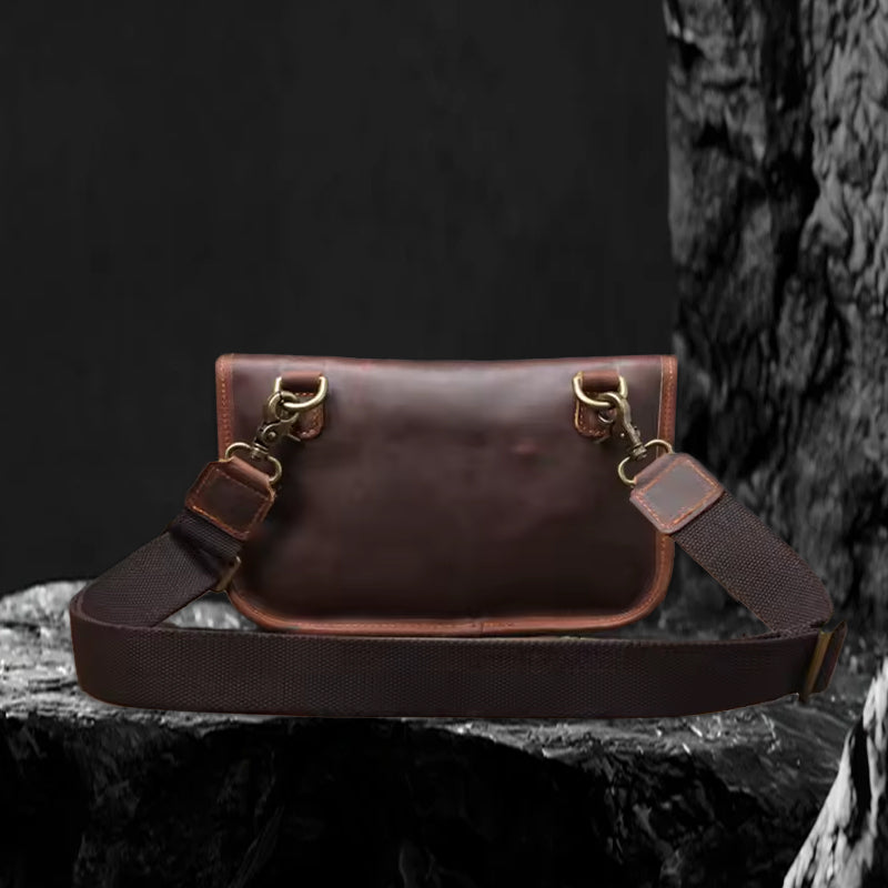 Echtleder Umhängetasche Herren aus Rindsleder – Rückseite mit verstellbarem Schulterriemen