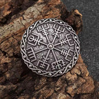 Runde Wikinger Brosche Celtic Brooch mit Runensymbolen – nordische Gewandnadel aus Metall, detailreich graviert, ideal für LARP und Reenactment