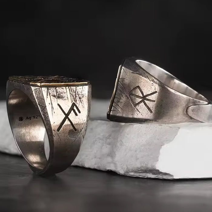Wikinger Ring-Set aus 925 Silber mit Runenmuster und Vegvísir, edel inszeniert