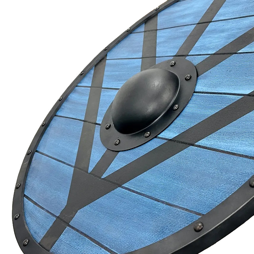 Wikinger-Schild Lagertha Blau in Seitenansicht – detailreiche Nahaufnahme mit schwarzem Metallbuckel und vernieteter Kante, authentischer Rundschild