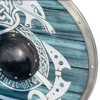 Detailansicht Wikinger-Schild JÖRMUNGANDR – Drachenschild mit Ornament und Schildbuckel, handgefertigt aus Holz mit Stahlrahmen, inspiriert von der Midgardschlange.