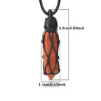 Roter Jaspis Kristall Anhänger mit Grössenangaben 5.2 cm und 1.1 cm vor weissem Hintergrund