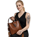 Damen Handtasche aus echtem Ölwachsleder aus Rindsleder in braun, getragen als Schulter- und Umhängetasche