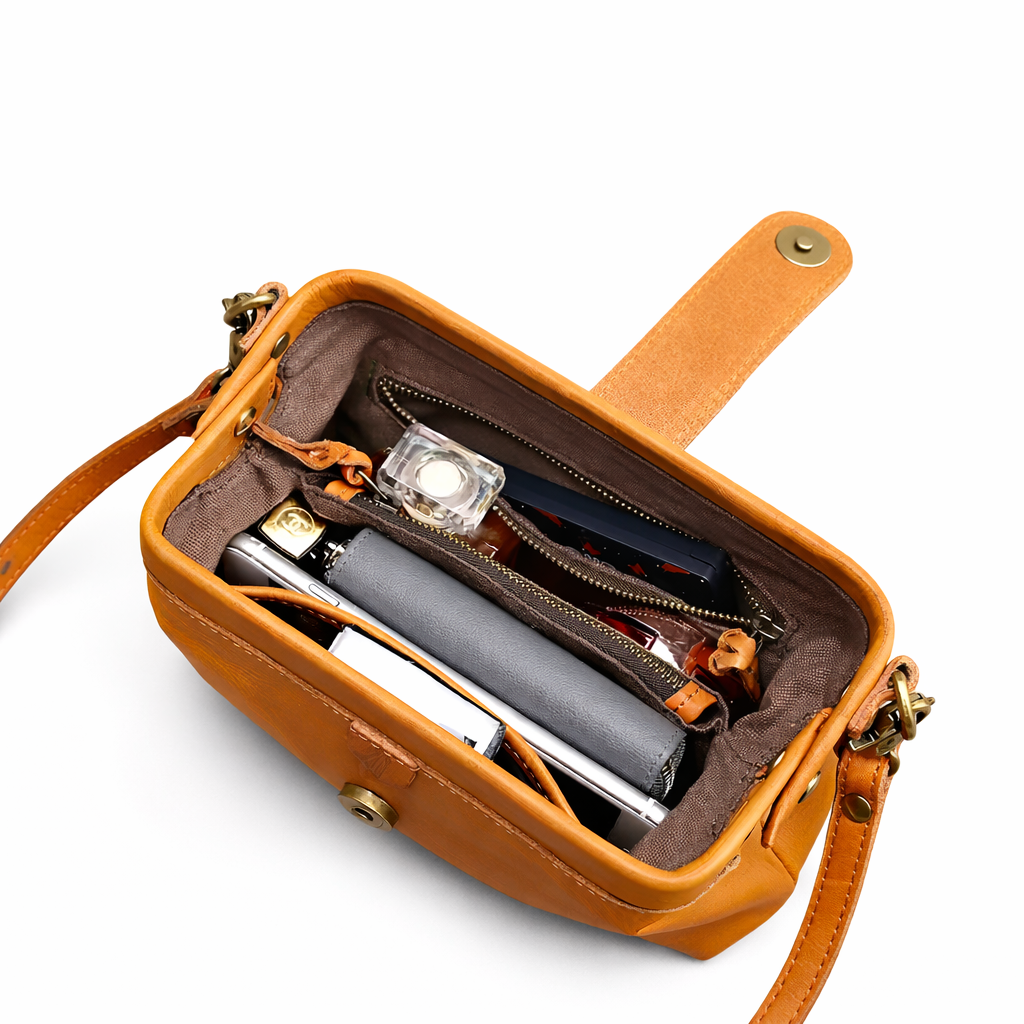 Echtleder Handtasche Damen Innenansicht mit Reissverschluss und funktionalem Innenfach