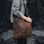 Echtleder Tasche Damen braun – Seitenansicht der grossen Ledertasche aus Rindsleder