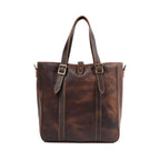 Echtleder Umhängetasche Herren aus braunem Rindsleder – Frontansicht der grossen hochwertigen Ledertasche